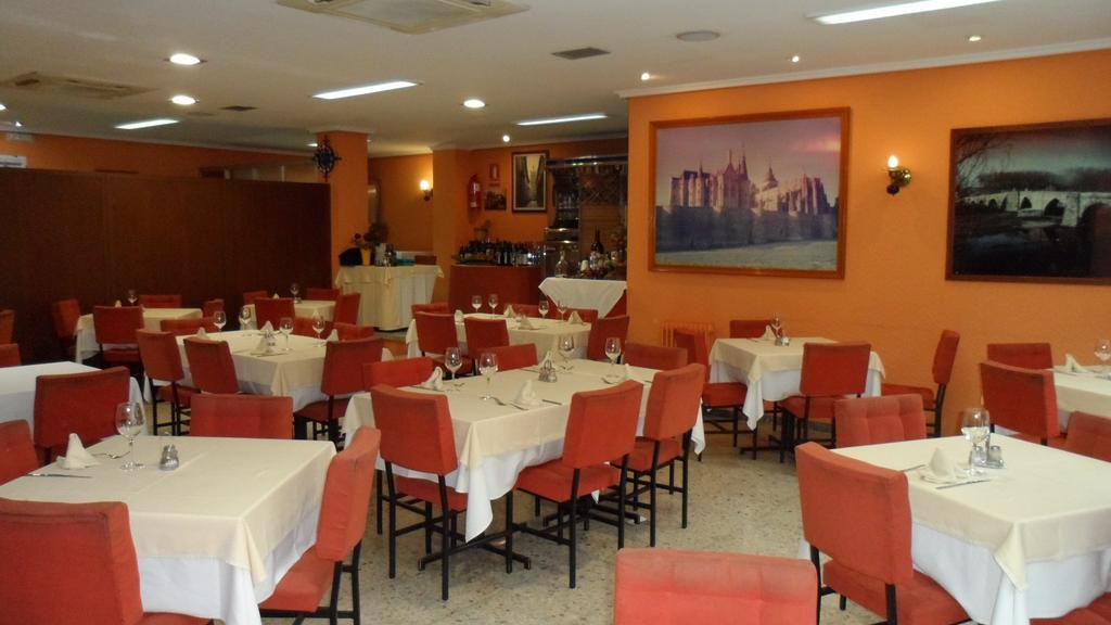 Hostal Coruna أستورغا المظهر الخارجي الصورة
