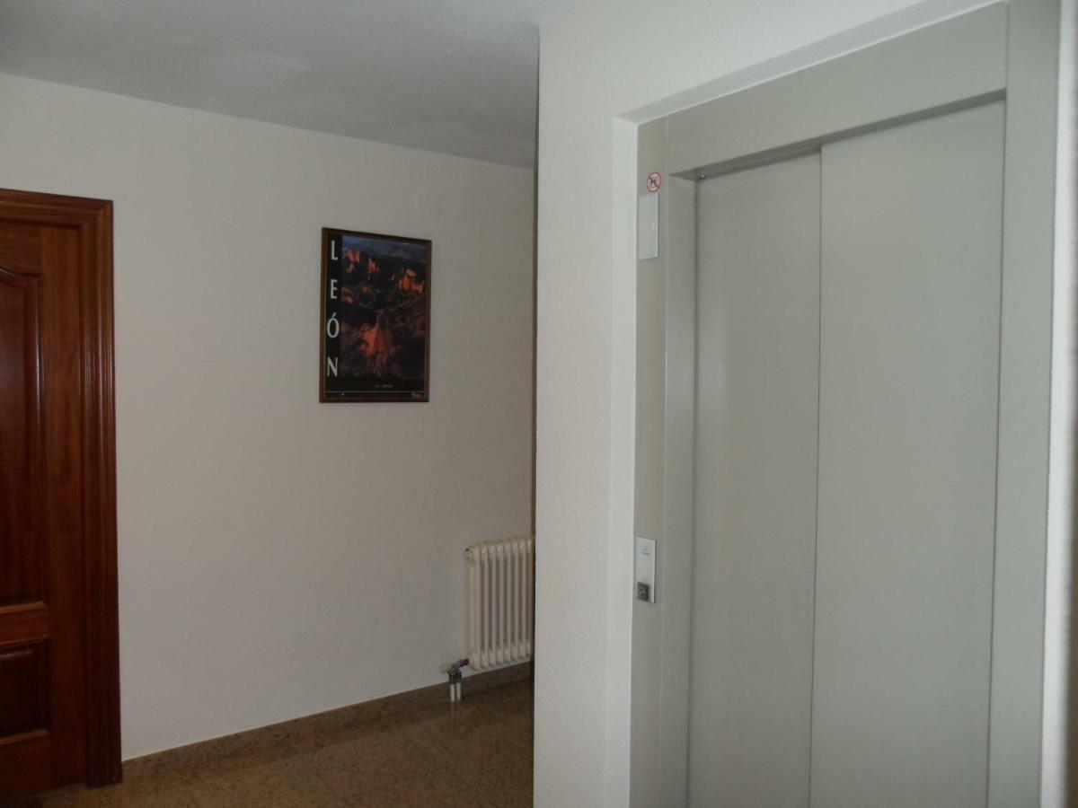 Hostal Coruna أستورغا المظهر الخارجي الصورة