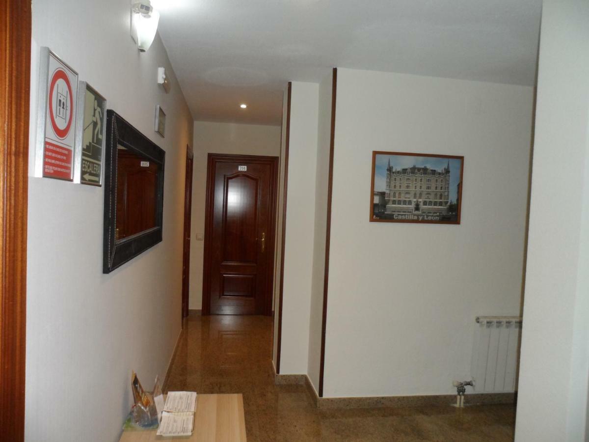 Hostal Coruna أستورغا المظهر الخارجي الصورة